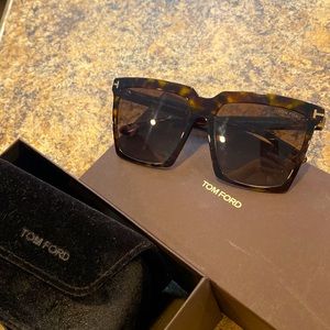 Tom Ford Sabrina oversized sunglasses
